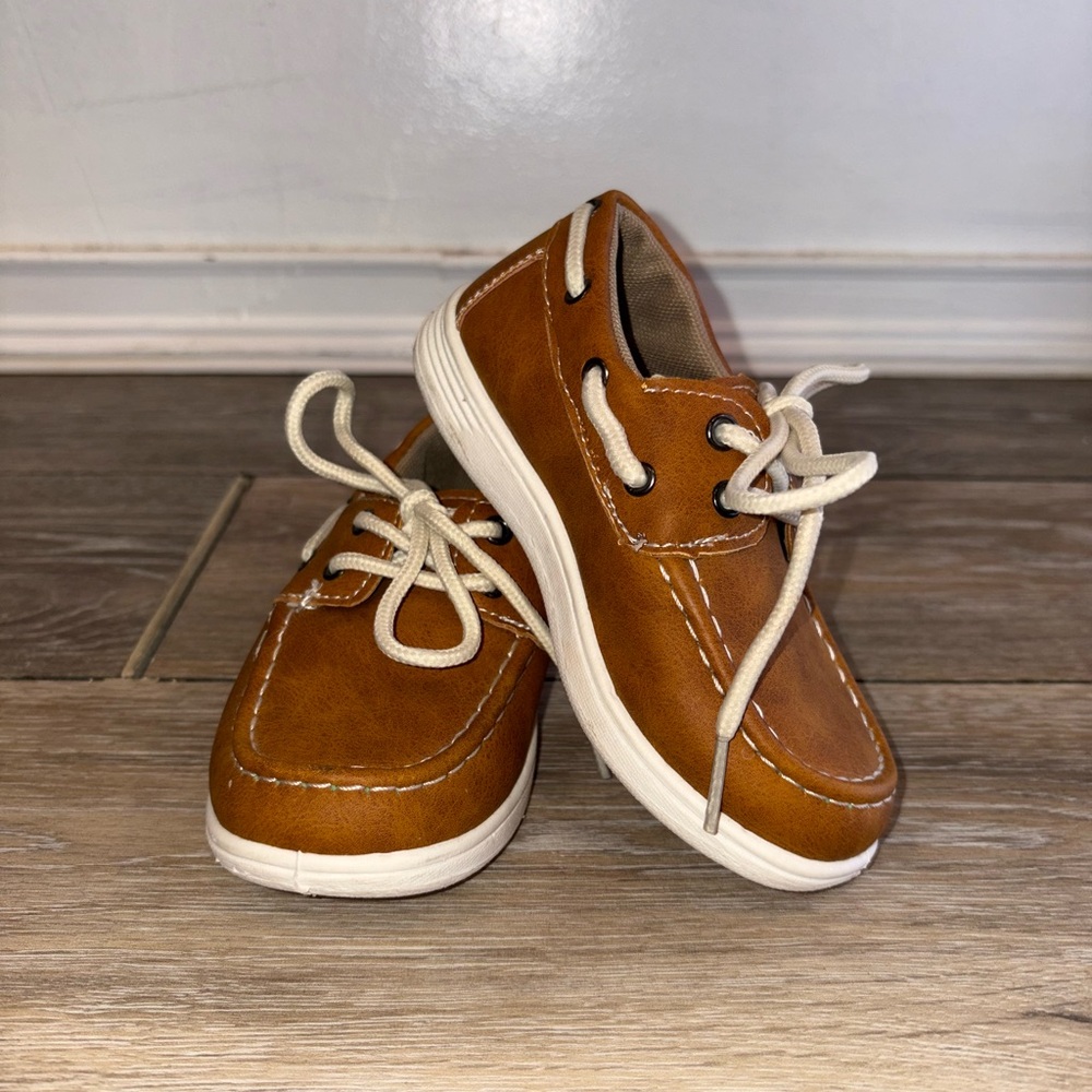 American Exchange Tan Moccasins Classic Leather Design